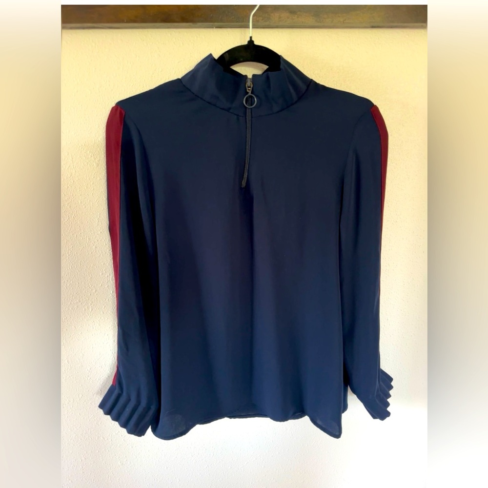 Beautiful blouse with zipper Zara